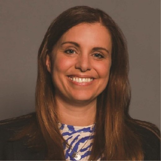 Kelly Thomson headshot
